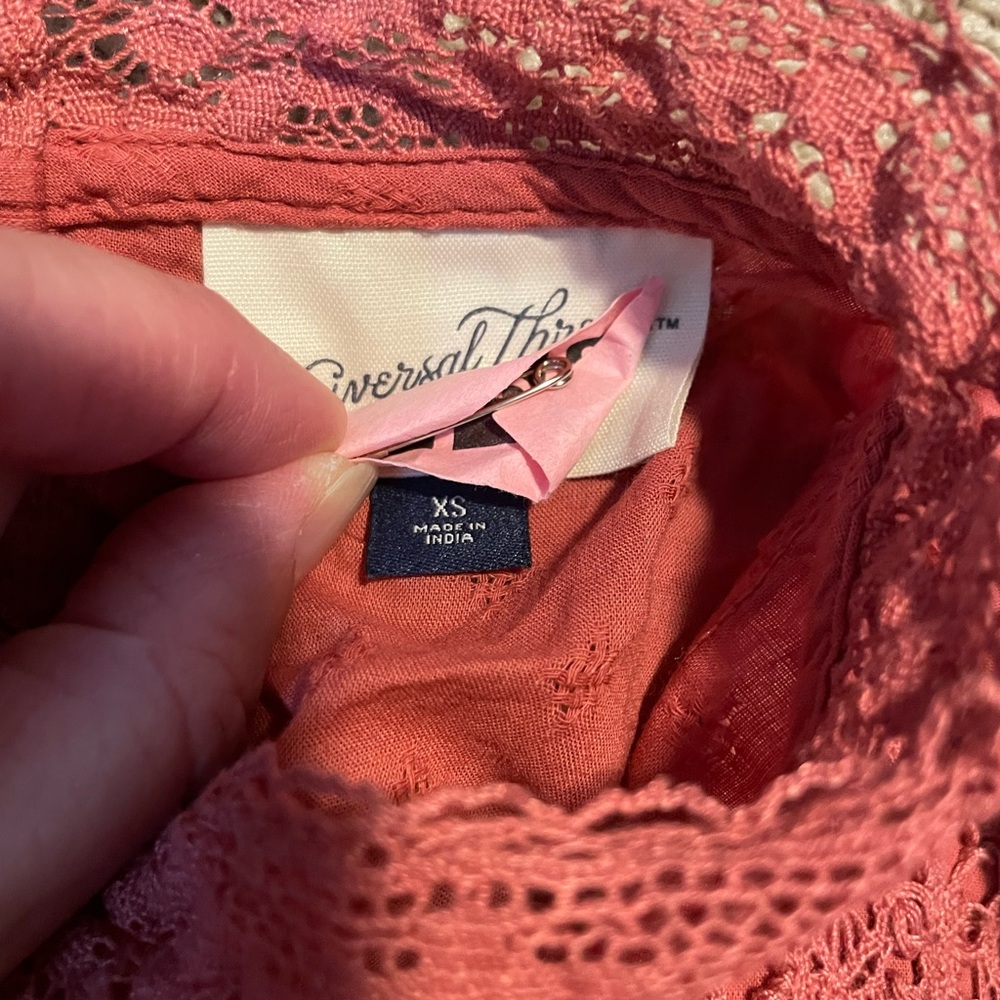 ❤️ Universal Thread Women's Blouse - Rust - Picture 2 of 2